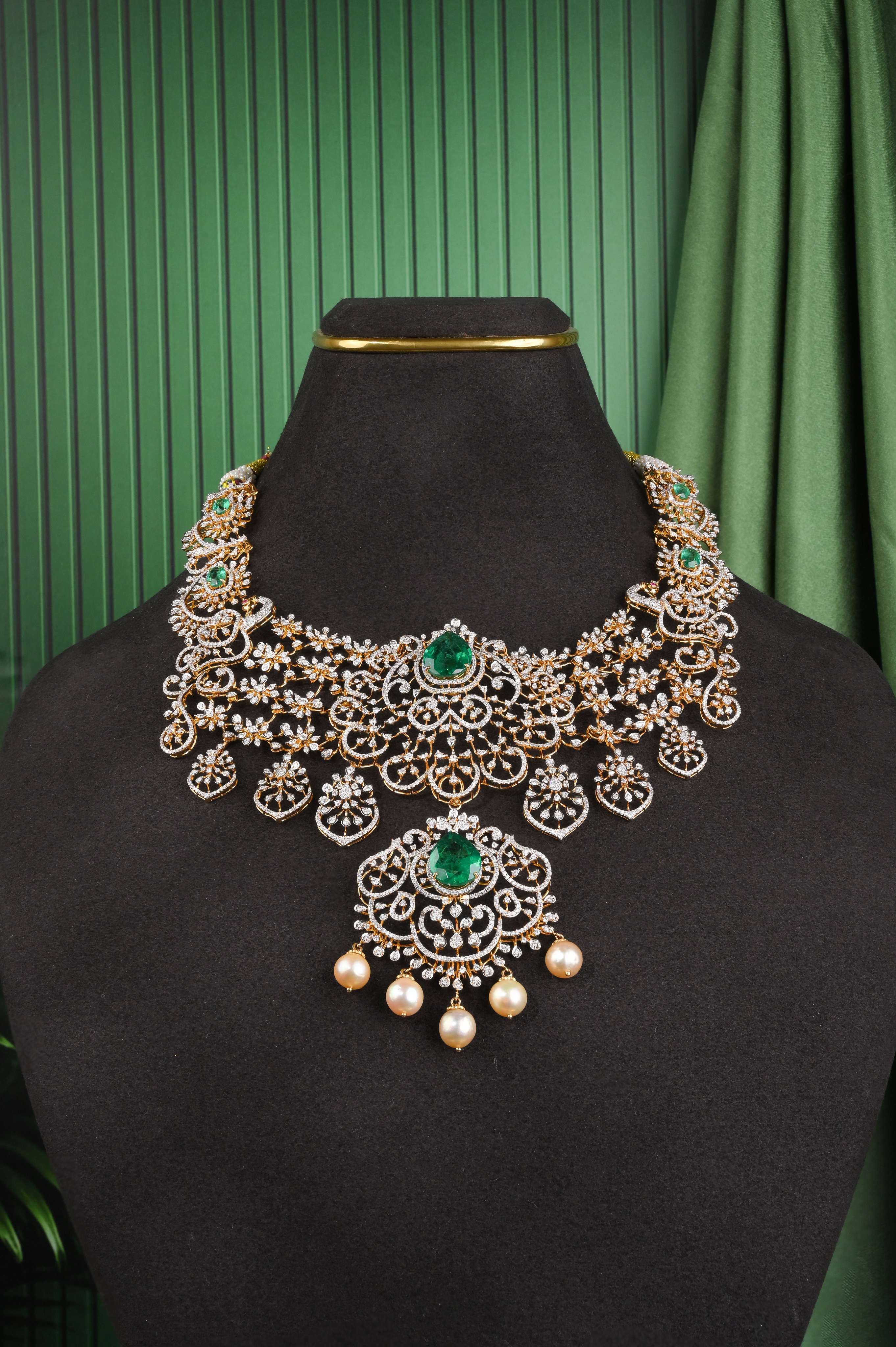 Brinda Gold and Diamonds - Emerald Diamond Necklace